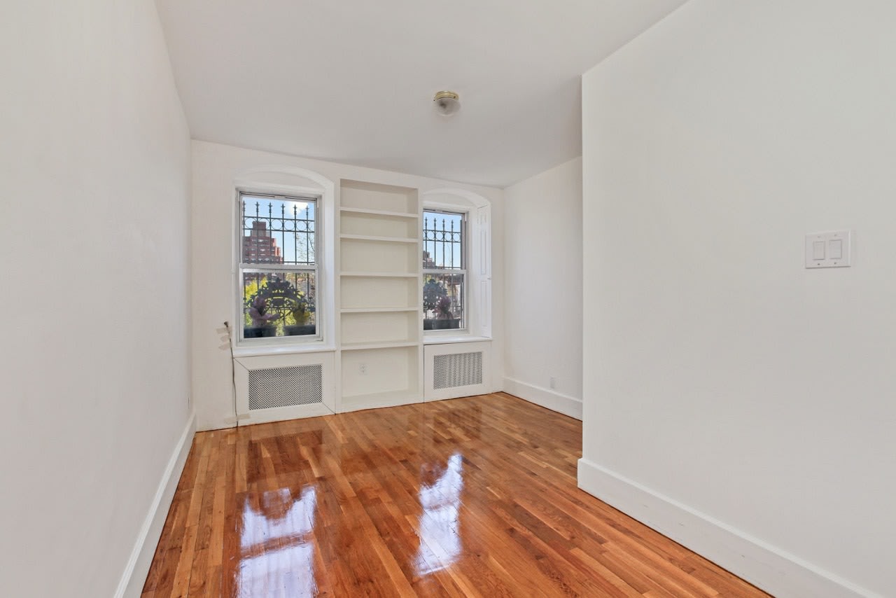 373 Bleecker Street, Unit 5AD