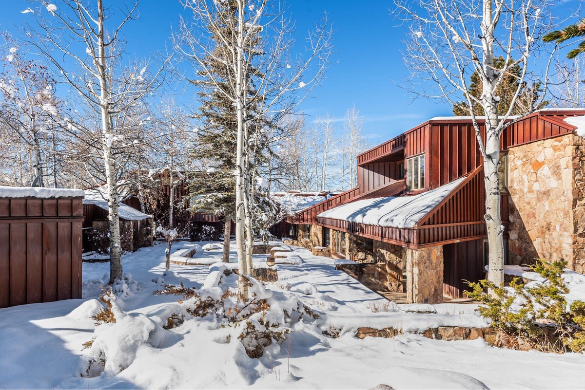 1313 &1333 W Buttermilk Road Aspen Saslove and Warwick