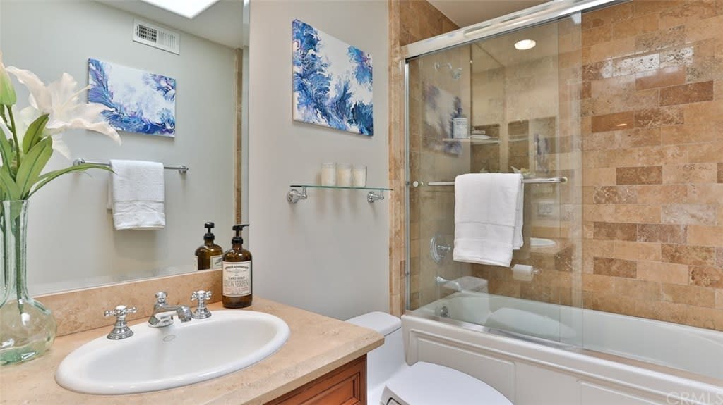 12026 Hoffman St #401