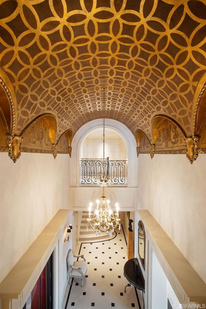 Iconic, Rarely Available Nob Hill Penthouse