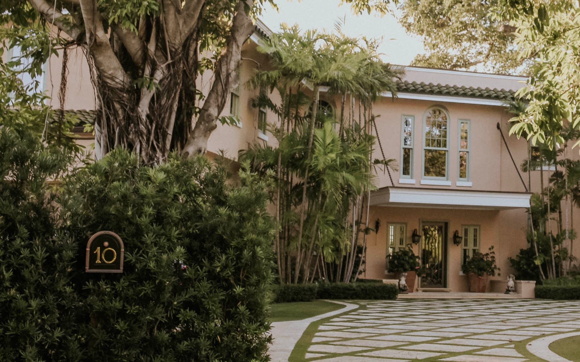 Harbor Beach Luxury Homes Maria Montalbano