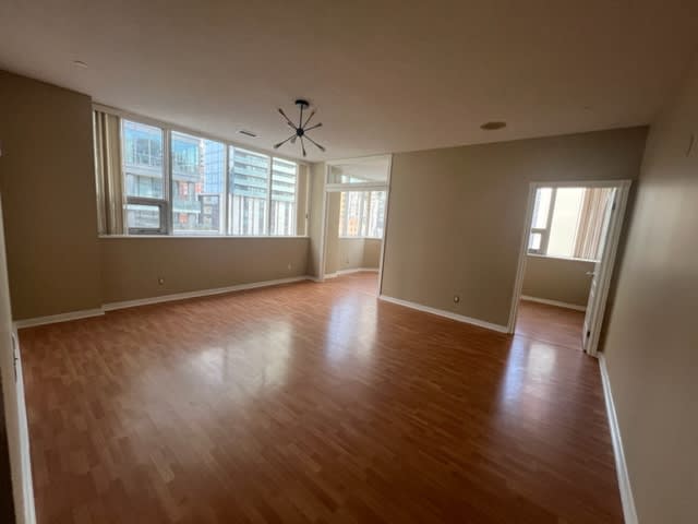 393 King St Unit: 501