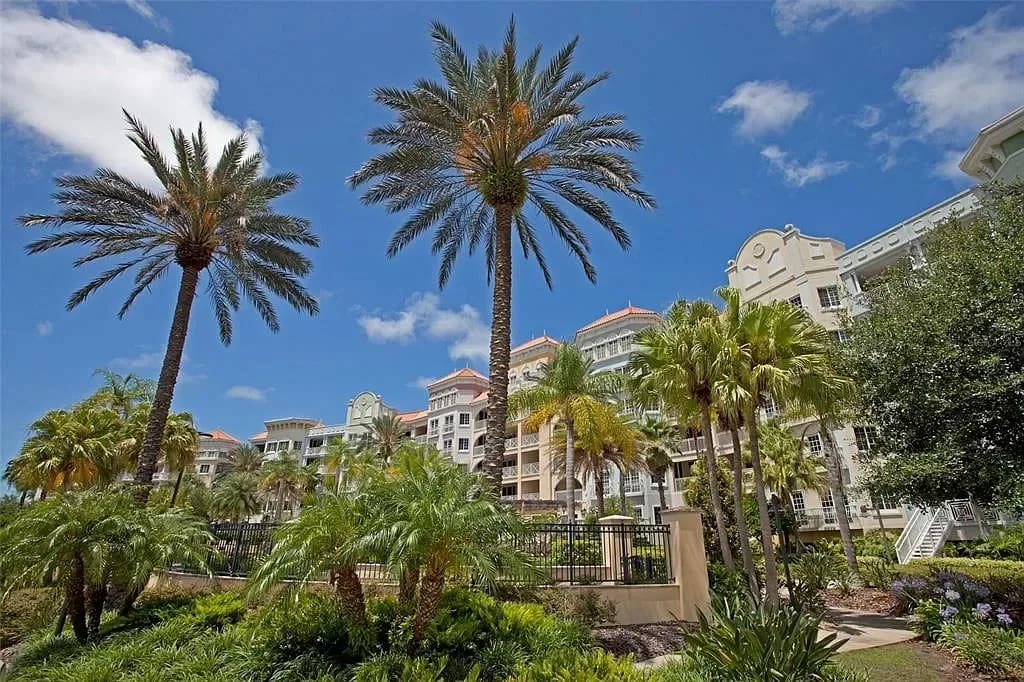 102 YACHT HARBOR DRIVE Unit: 369