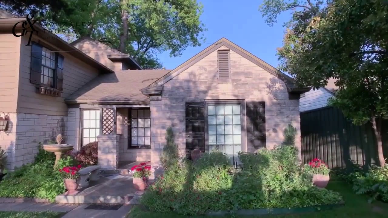 218 N Hampton Title | INSIDE A $389,000 Texas Cottage | Dallas Tour