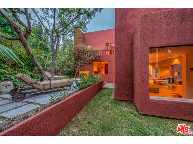 153 S Burlingame Ave