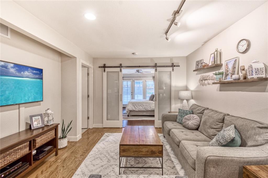 1115 W 10th St, #109
