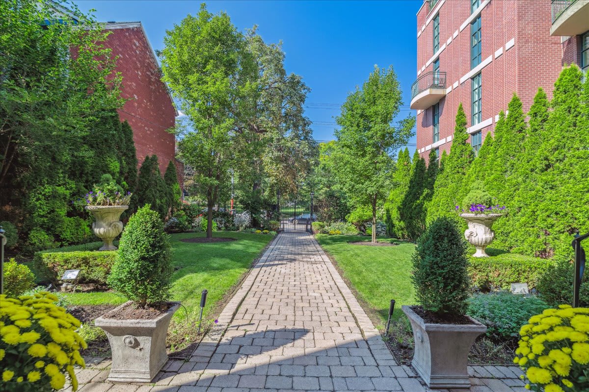 Landmark Residence! Real Estate Listing Kevin Crigger Real Estate Team