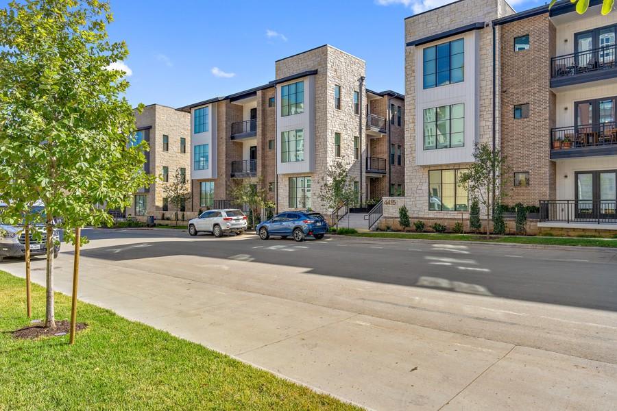 4415 Jackson Ave, #4105