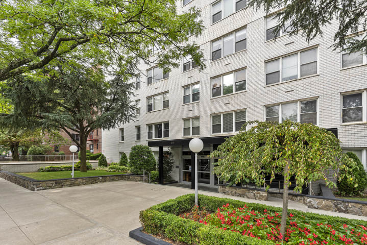 1170 Ocean Pkwy # 8G