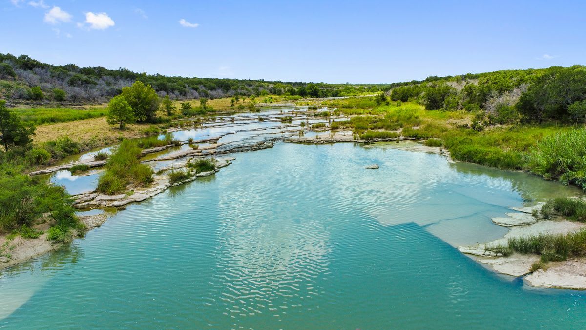 PEDERNALES RIVER RANCH 200.28 ACRES