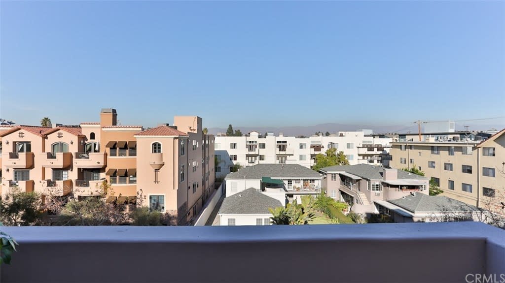 12026 Hoffman St #401