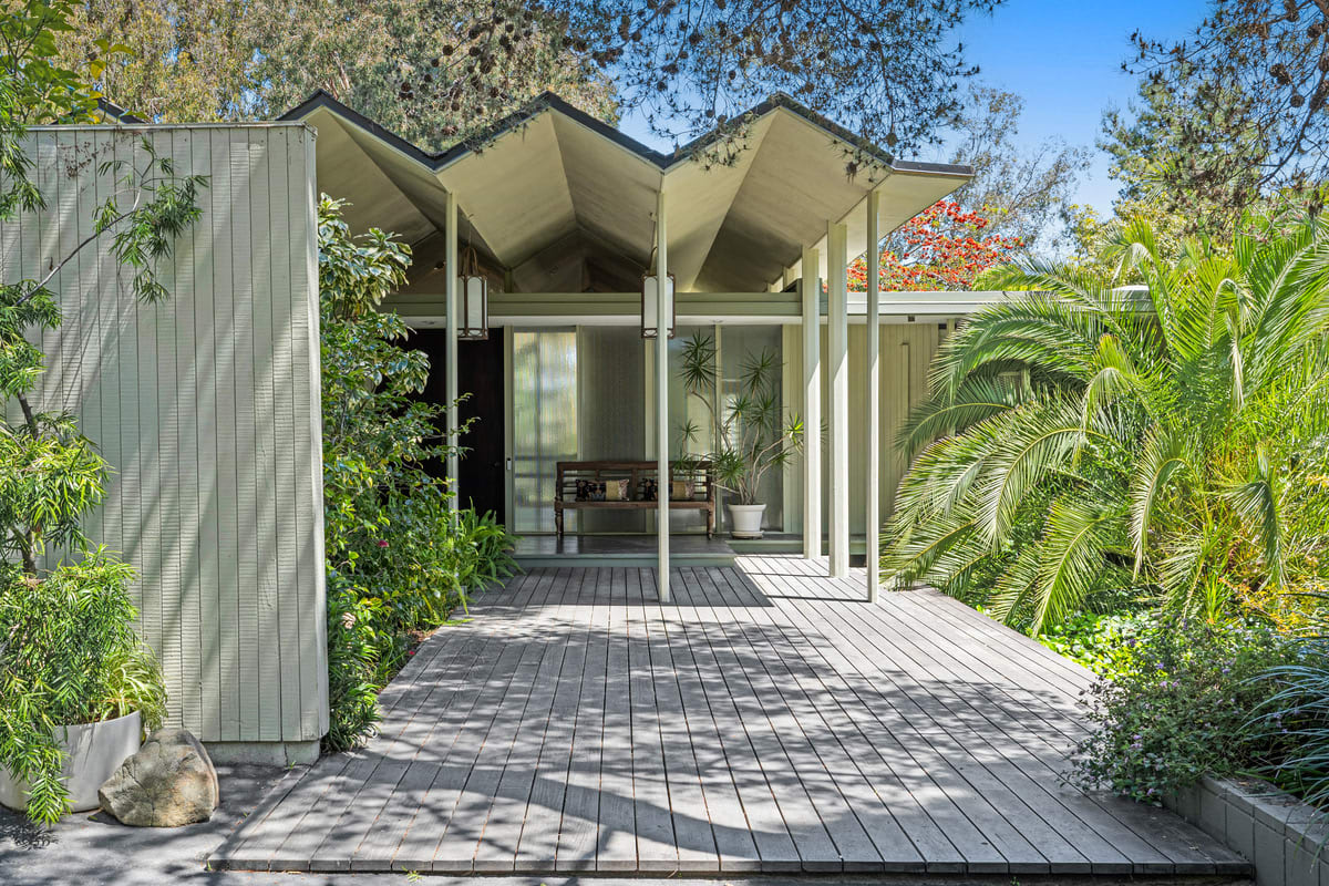 Mid-Century Modern by Frank Lloyd Wright Apprentice! The Dupont Residence: 4545 North Lane