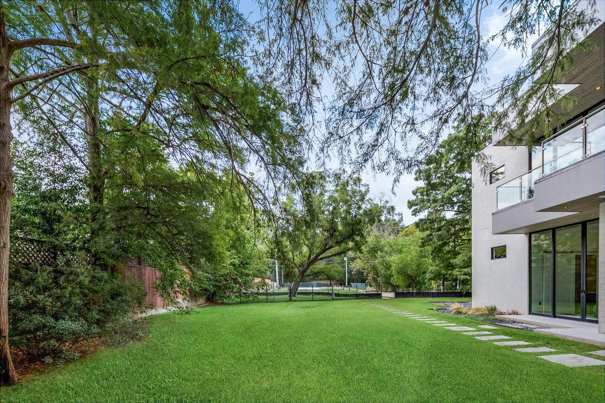 Lake Austin Waterfront Home for Sale