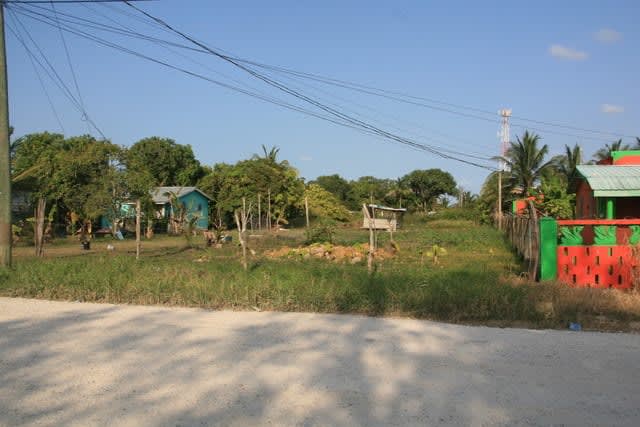 Super large - Street to Street - vacant lot on Mirage road, Ladyville.