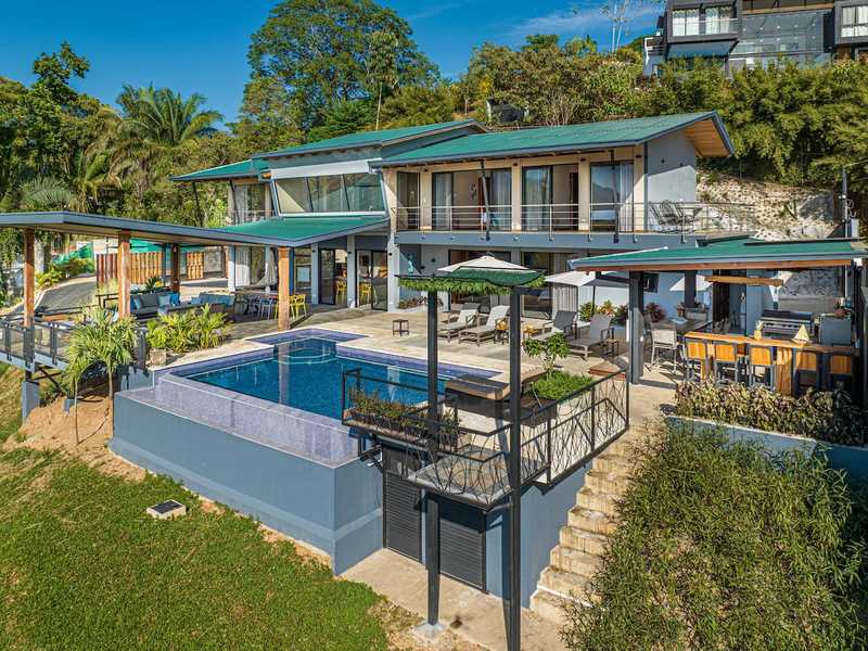 Casa M.K. 5 Bed, Ocean View Home