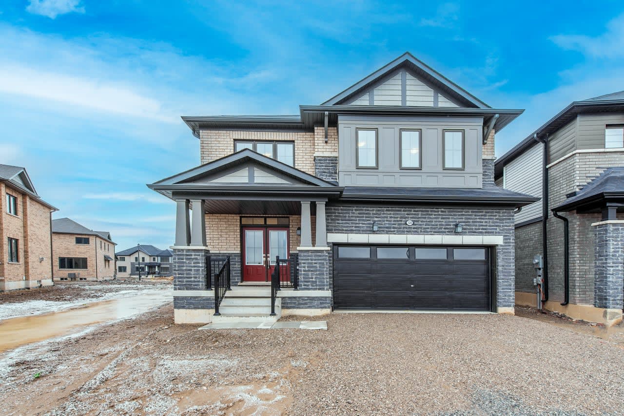 120 Whithorn Cres