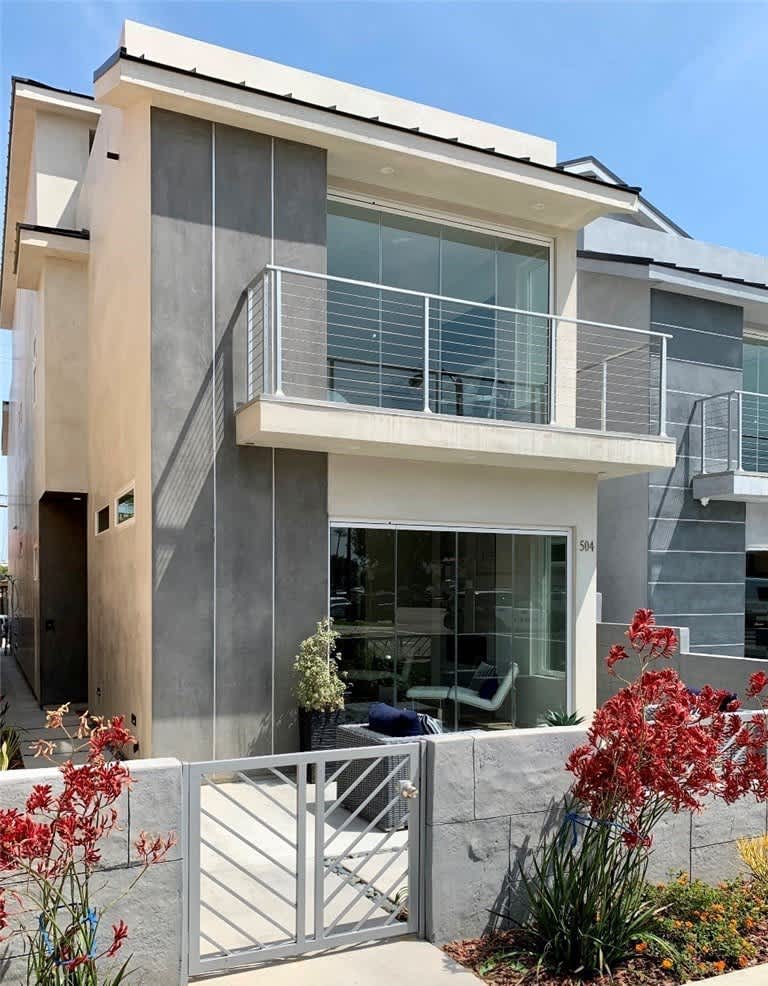 Front of house 504 16th St, Huntington Beach, CA 92648 