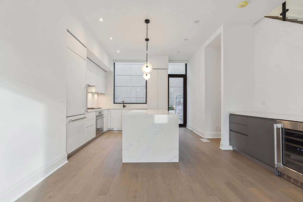 Yonge & St Clair Executive Rental Real Estate Listing Kevin Crigger