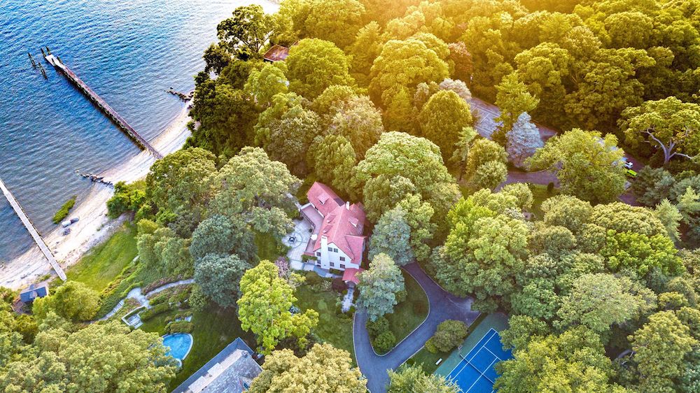 8 Of The Most Beautiful Waterfront Homes Across the Nation