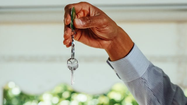 How to Become a Homeowner on a First-Time Buyer’s Budget