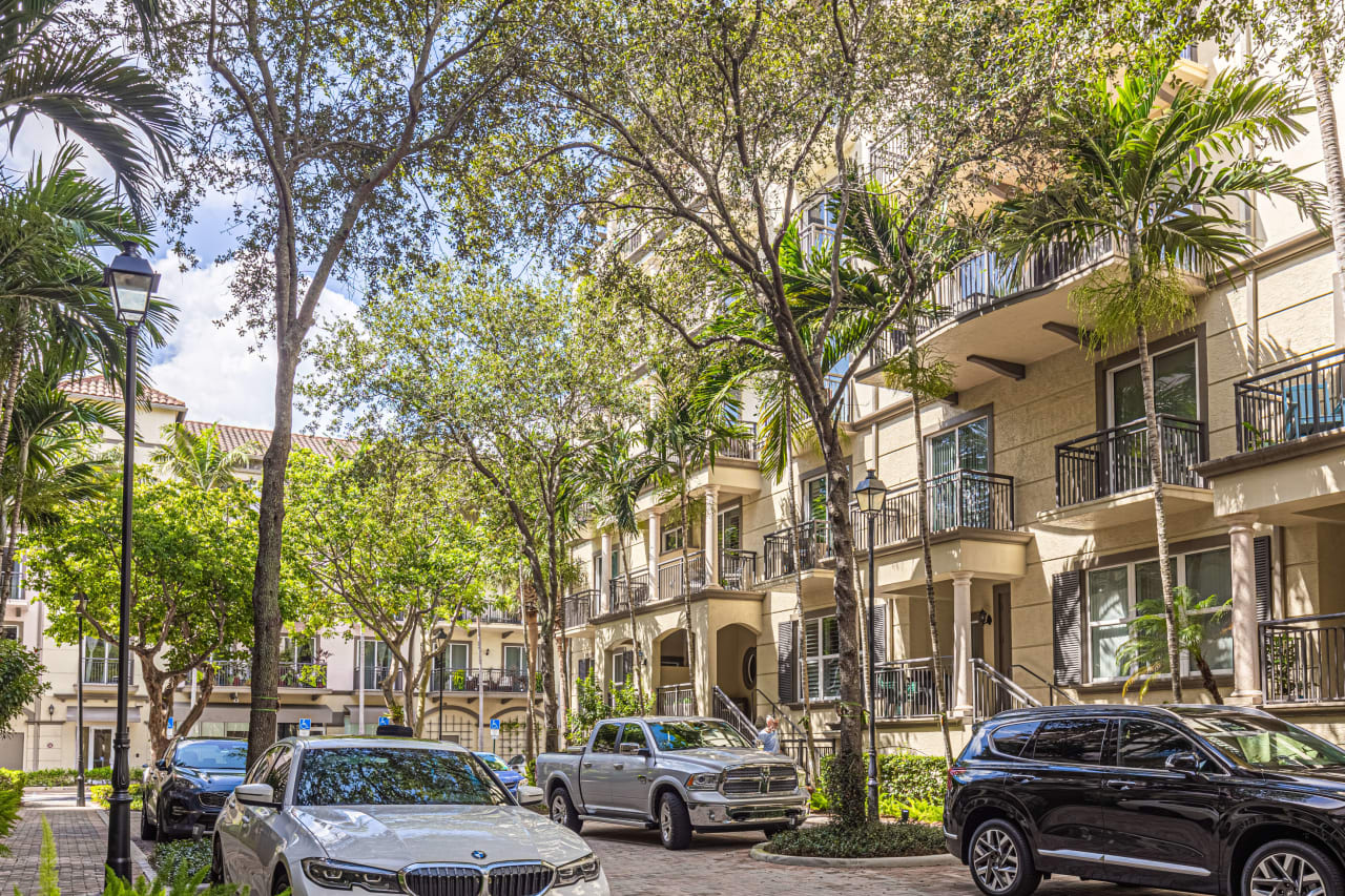 Wilton Station Wilton Manors, FL Condominium Condos For Sale
