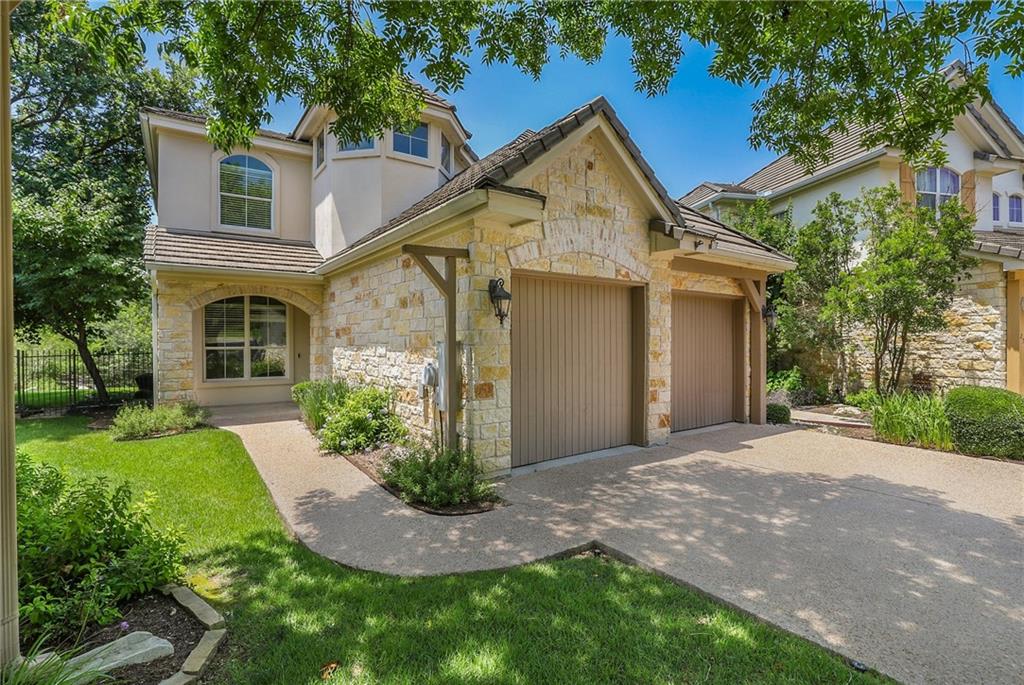 27 Chandon Ln