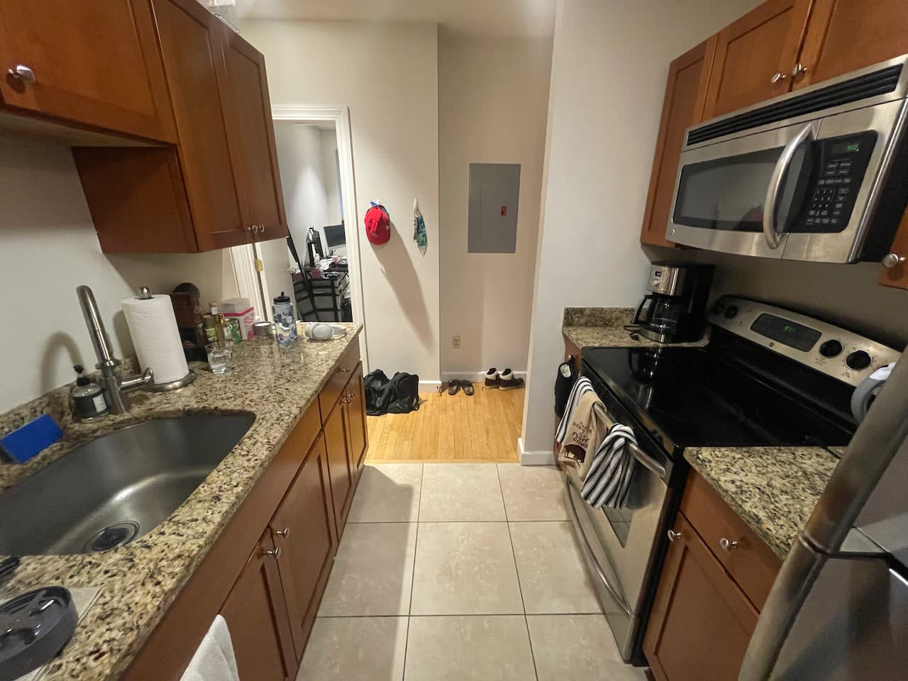 Back Bay / South End Border - 2 bed 1 bath w/ common laundry and common roof deck! Available MAY! 