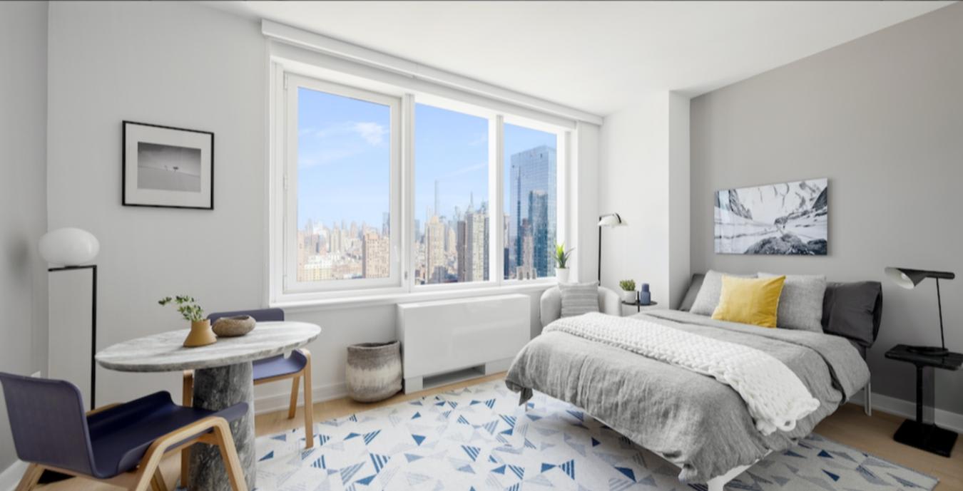 W 38th St
