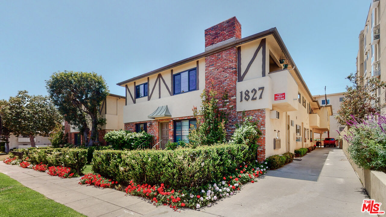 1827 Manning Avenue, Unit 6