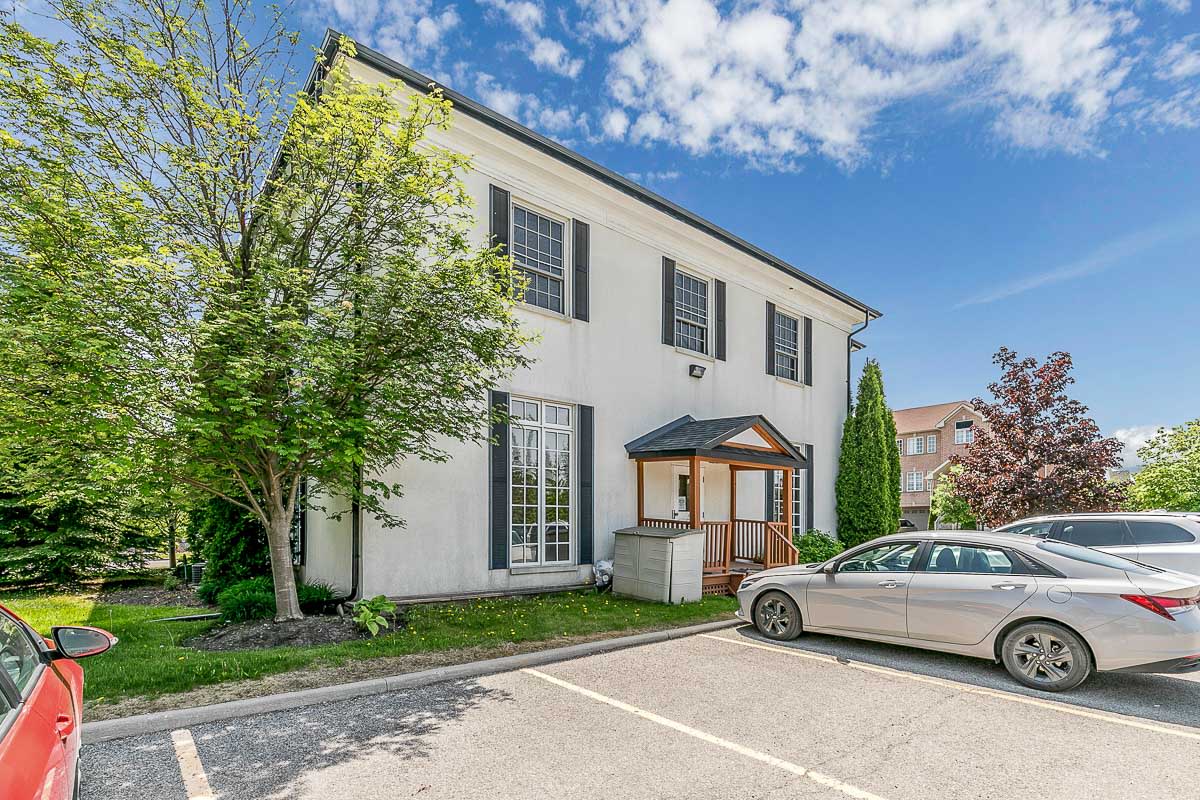 New Listing 83 DAWSON MANOR BLVD., NEWMARKET Newmarket Real Estate