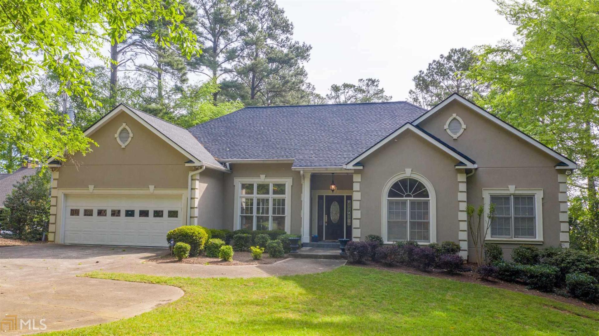 Luxury Lake Oconee Presents: 262 N. Rock Island Drive