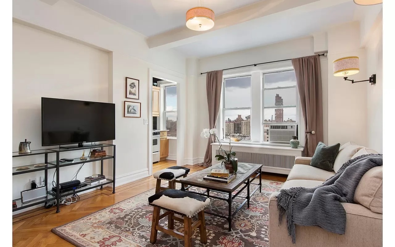 41 W 72nd St, Unit 17F