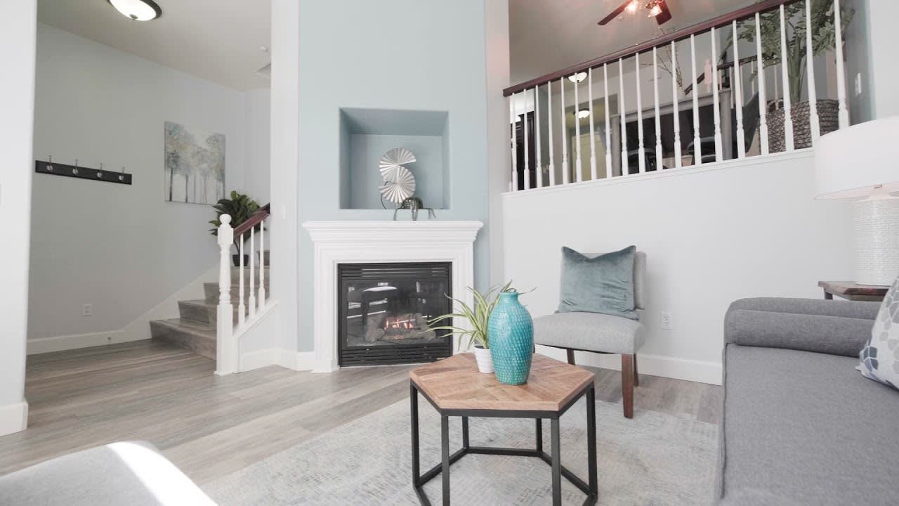 Another move in ready , Completely Upgraded Townhome Style Condo