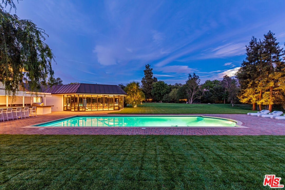 Bob Hope's Glistening Toluca Lake Estate Near Hollywood for Sale for $29M. See It