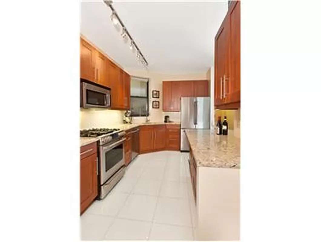 370 West 118th Street Unit: 4B