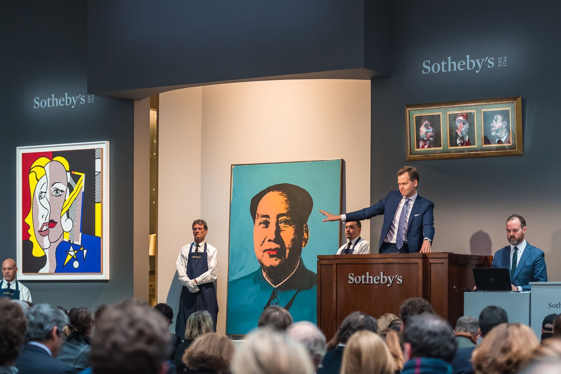 Аукционный дом. Аукционный дом Сотбис Sotheby's. Сотбис и Кристис. Аукционы Кристис и Сотбис. Аукцион Сотбис в Лондоне.