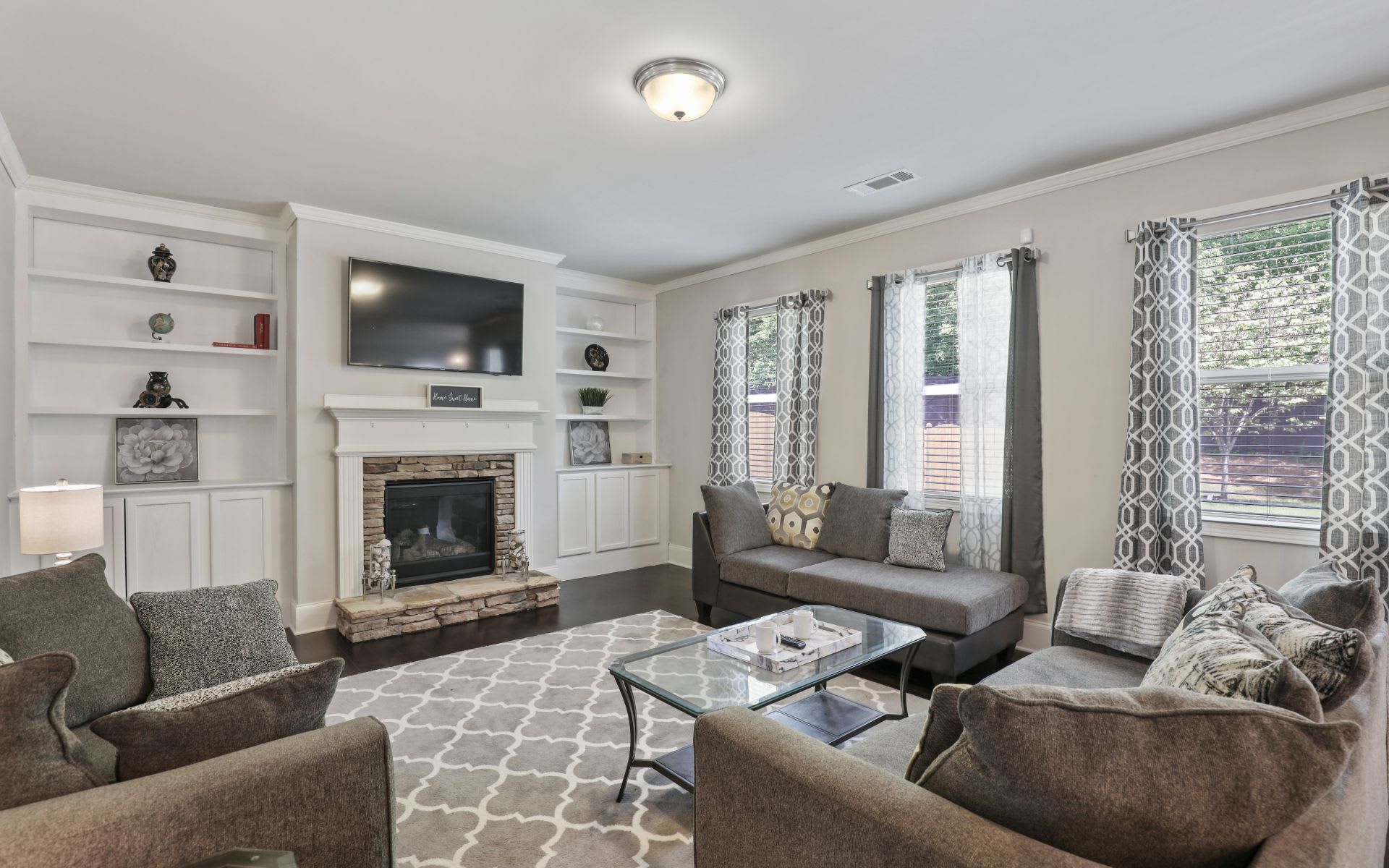 Compass Concierge / 3642 Felton Street