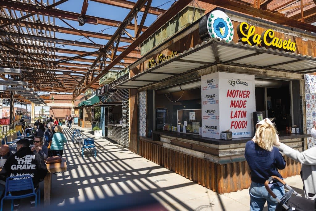 outdoor dining, outdoor dining near me, outdoor dining table, outdoor