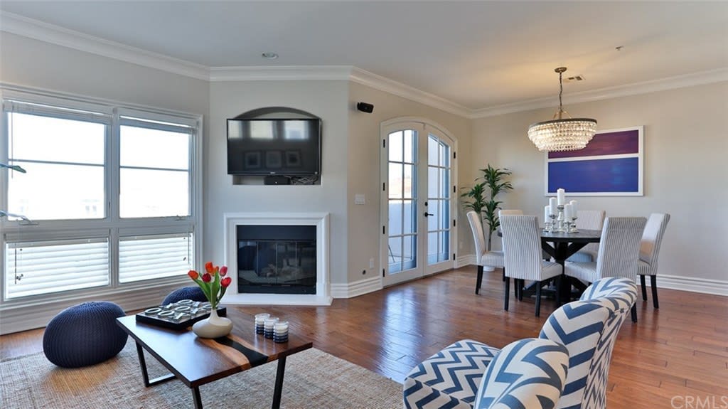 12026 Hoffman St #401