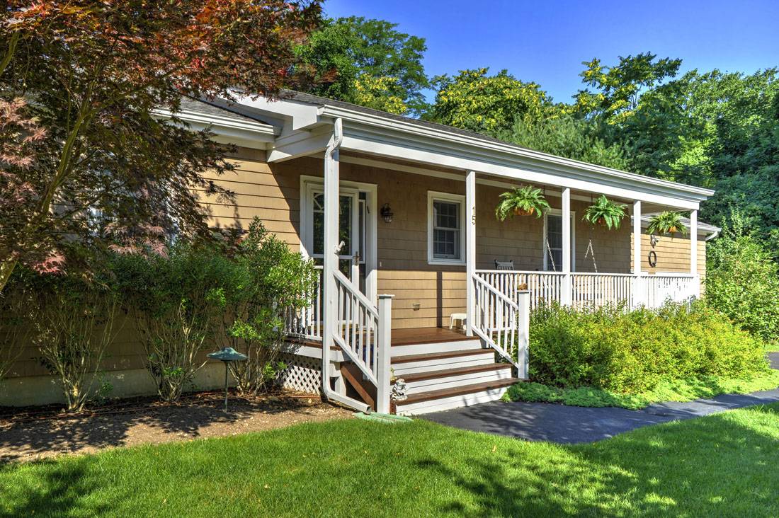 Immaculate & Peaceful Furnished Sag Harbor Ranch CeeJackTeam Sag