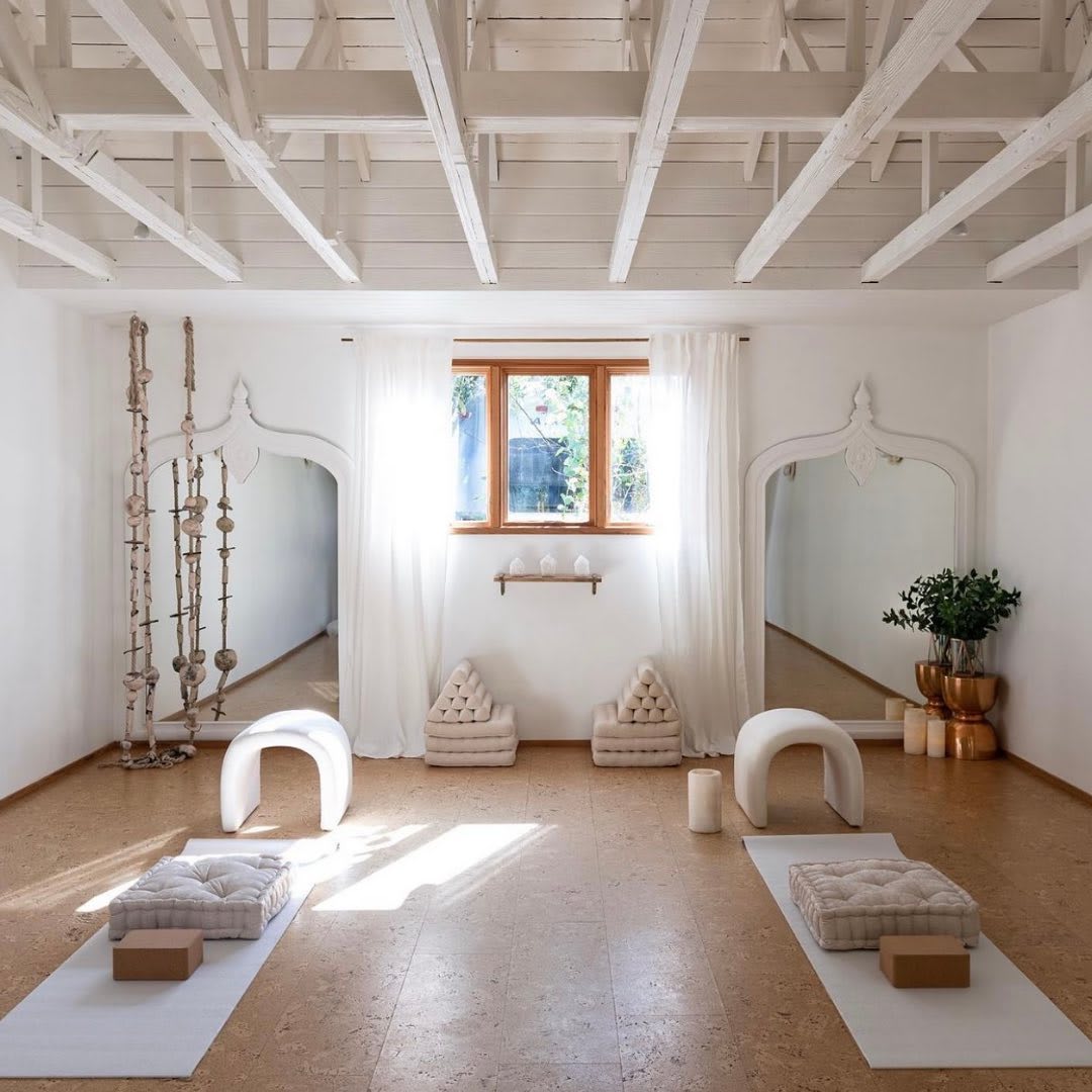Raquel Benguiat recommends the Four Moons Spa. 