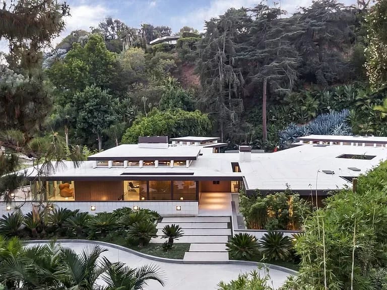 Loma Vista Estate Luxurious New Vacation Home in Trousdale Estates