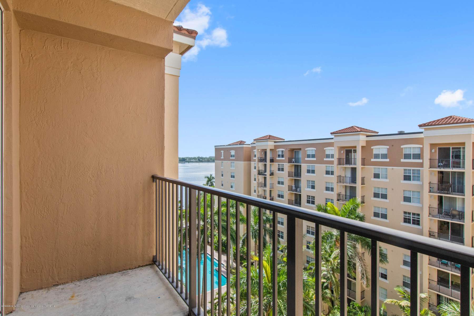 N Flagler Drive