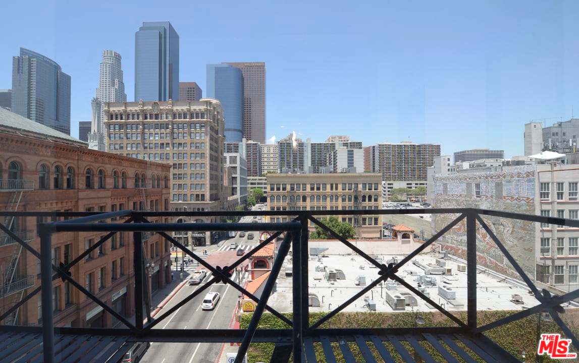 257 S Spring St, Unit PHMN