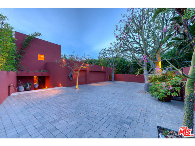 153 S Burlingame Ave