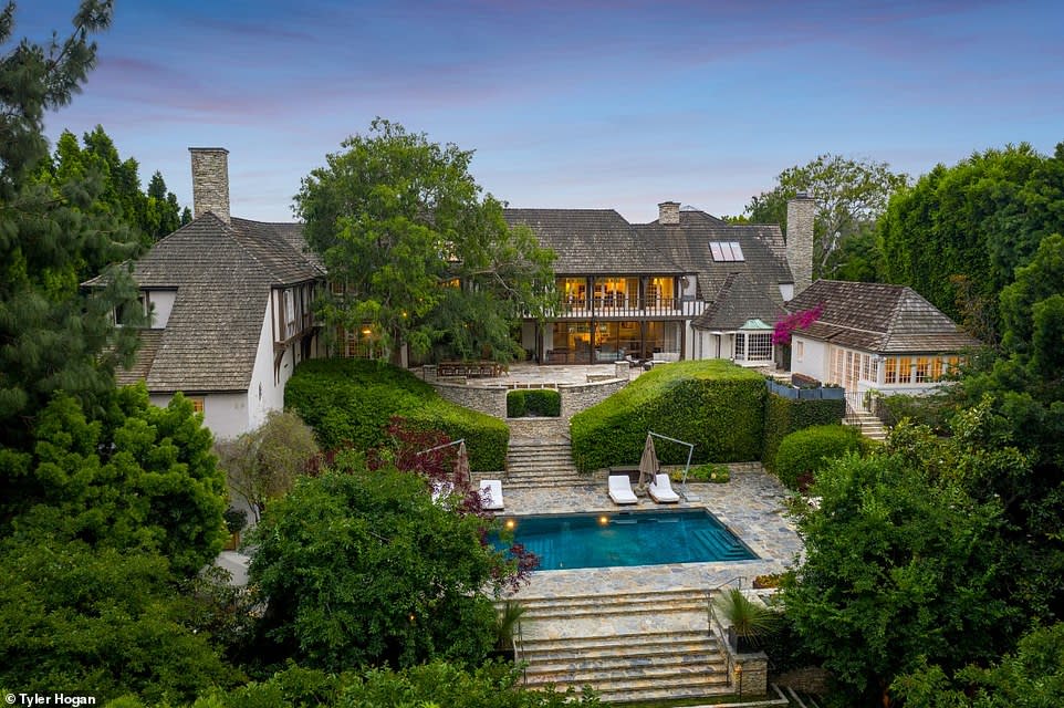 Daily Mail.com: Brad Pitt and Jennifer Aniston's former 'newlywed' French Normandy-style mansion goes up for sale at $44.5 million