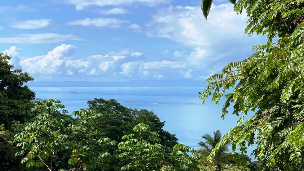 Ocean View Property with a Prime Location and Legal Water in Escaleras Dominical