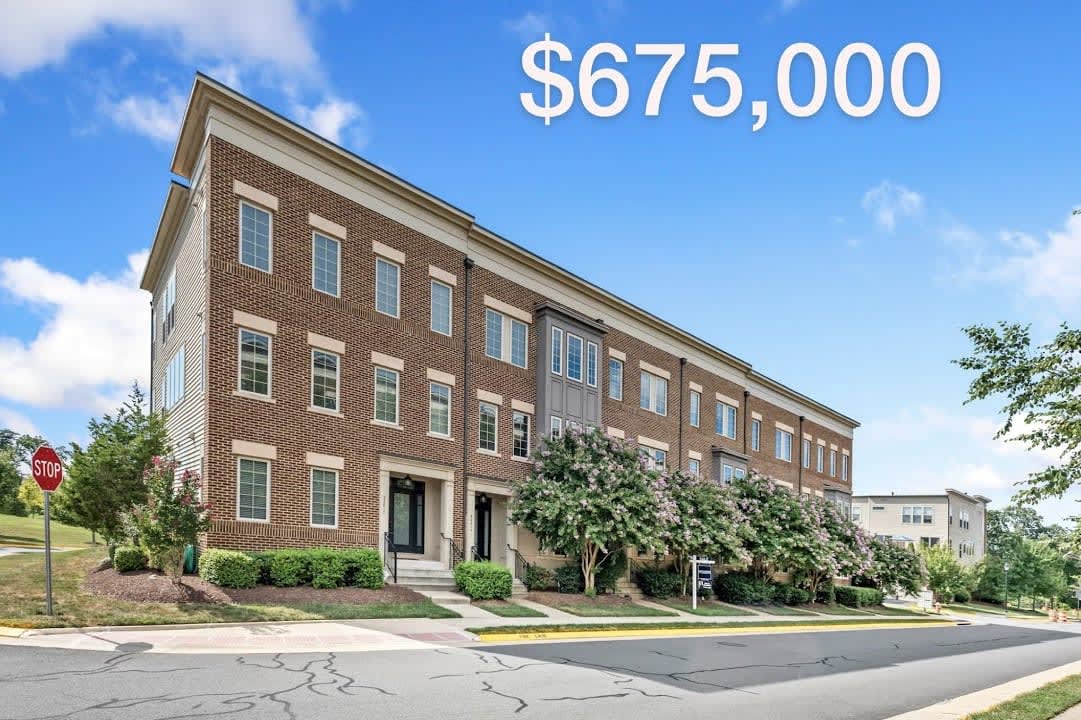 SOLD- 3 bedroom Townhouse in Brambleton Virginia, $675,000