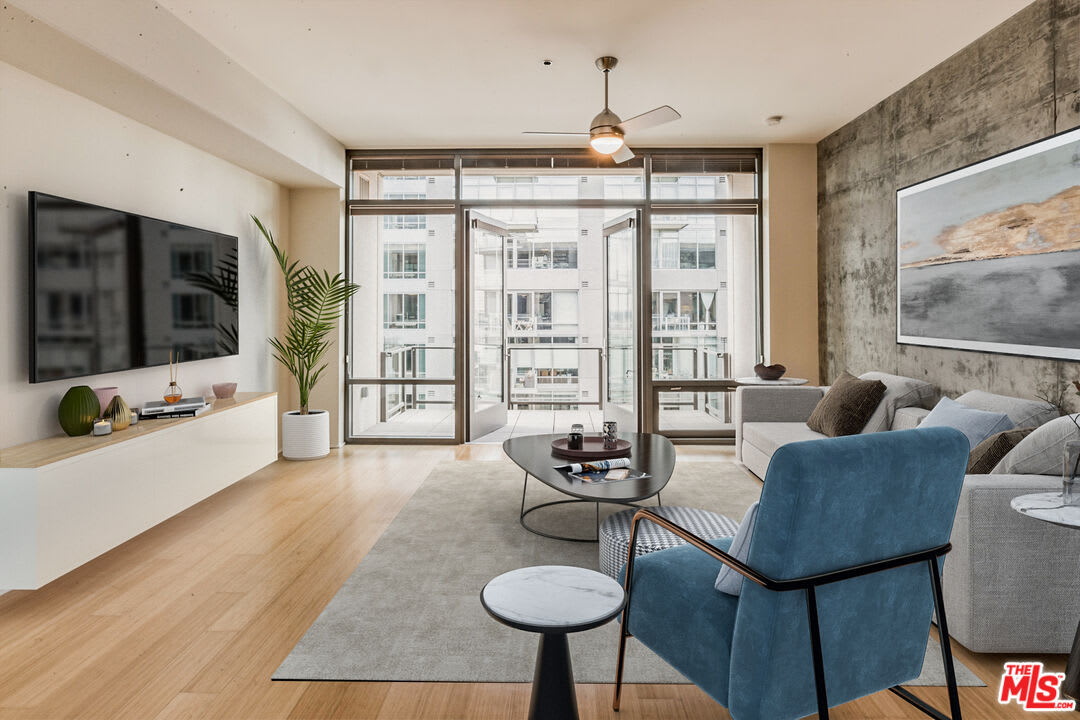 1111 S Grand Ave #1205