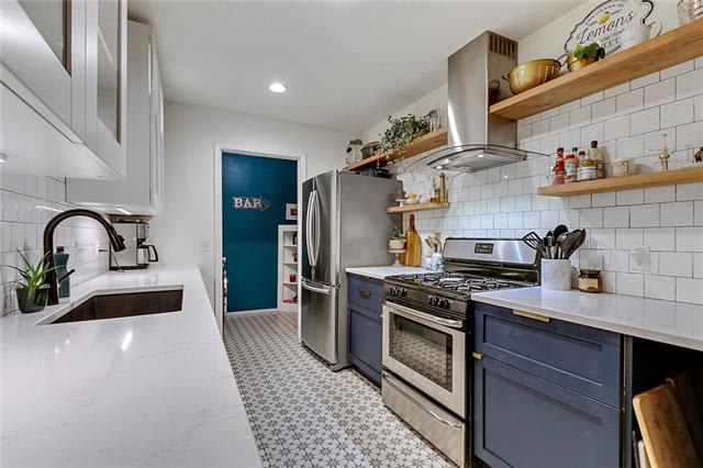 7610 Navarro Pl